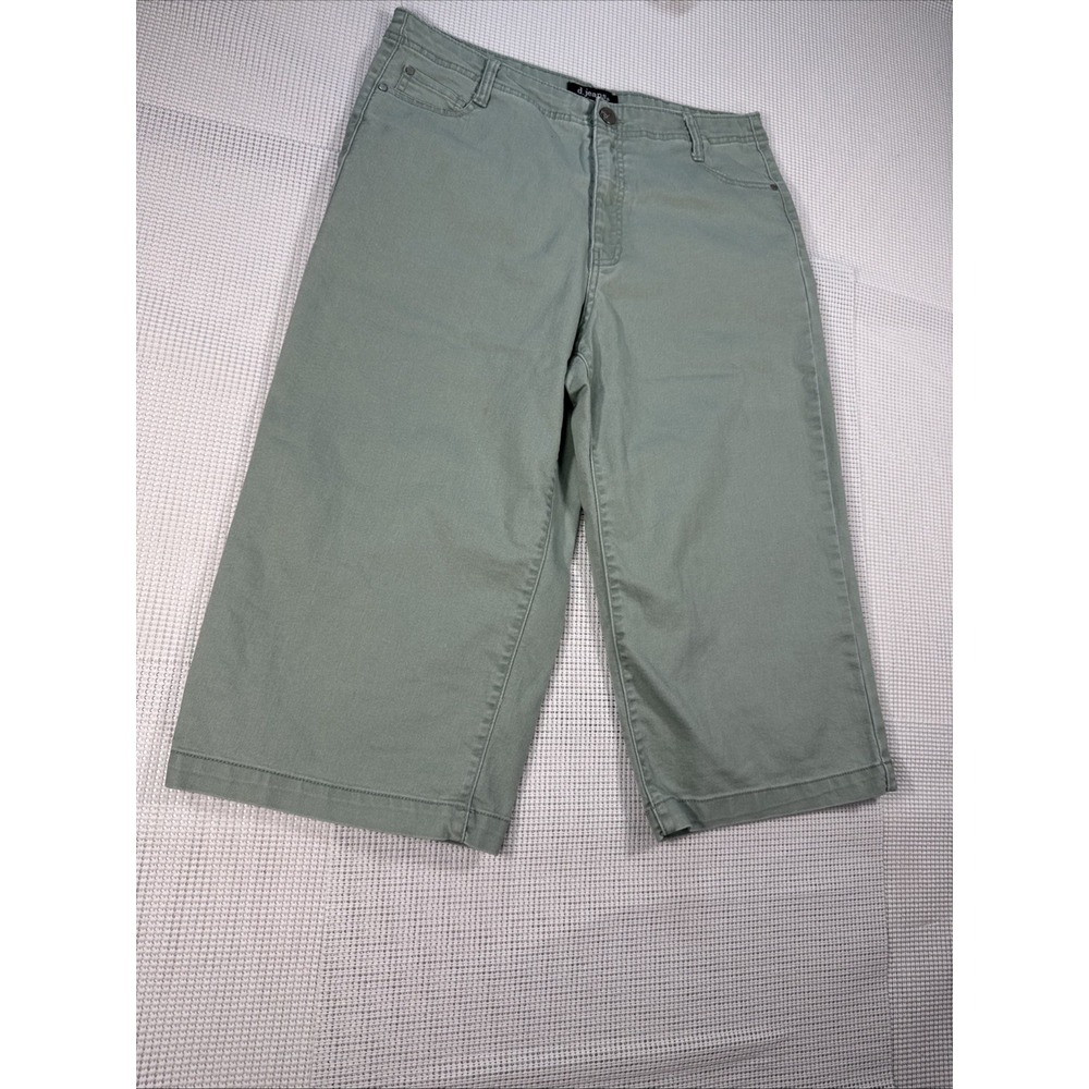 (783) D.Jeans Women Size 12 Green Stretch Denim Bermuda Shorts Capri Casual - Picture 2 of 16